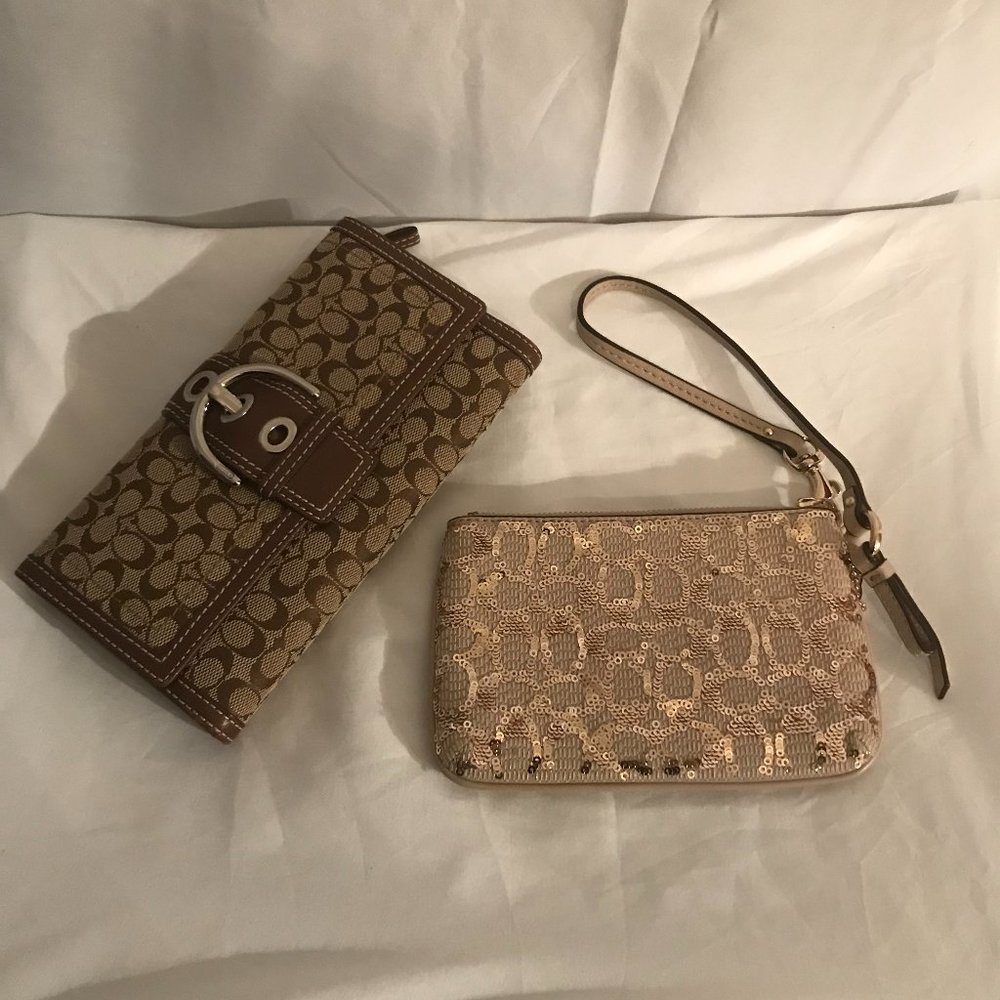 Coach Change/Checkbook Tan/Brown Purse/Bags